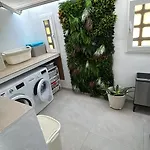 בית נופש Luxury Townhouse Walking To The